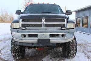 lot 4815 image: 2001 Dodge Ram 2500 4x4 Extended Cab 8.0l V10 - 135,377 Miles - LIFTED