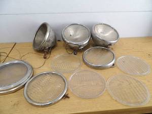 lot 15 image: Headlights - lenses
