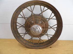 lot 19 image: Antique Ford Rim