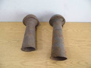 lot 24 image: Lot of 2 Antique Car Horns