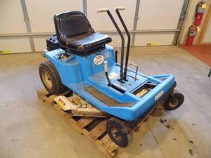lot 71 image: Dixon Zero Turn Mower