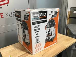 lot 10 image: RIDGID WD1060 Shop Vacuum - 10 Gallon
