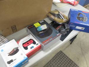 Assorted Electronic Accessories inc...