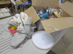 Assorted Plastic Glasses, Laundry B...
