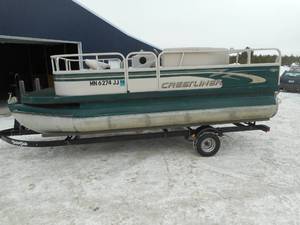 2000 Crestliner Marine Sport 1680 w Trailer