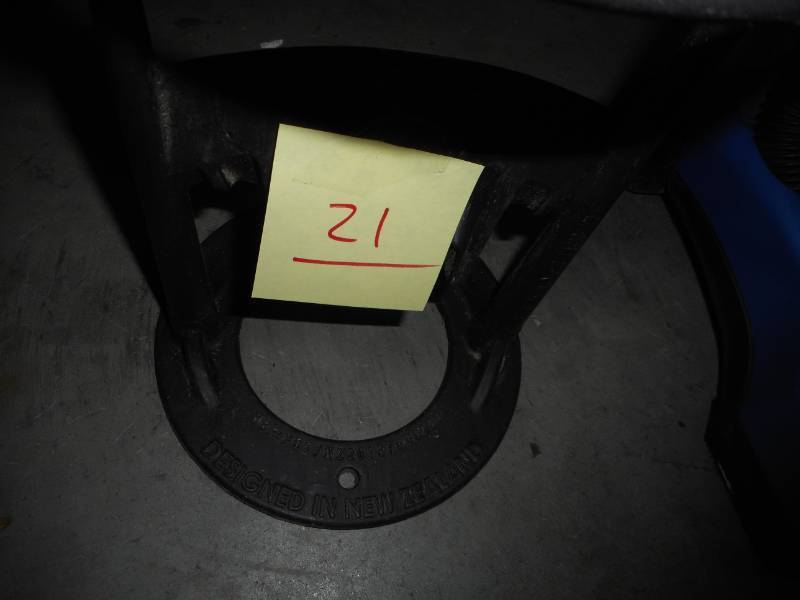 lot 21 image: Kindling Cracker - Firewood Kindling Splitter