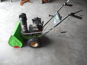 lot 6 image: Lawn-Boy 522R 5.0HP Snow Blower
