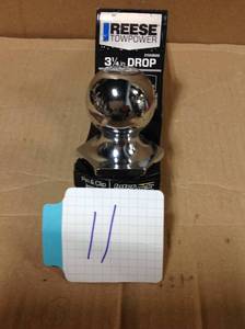 lot 11 image: Reese Towpower Class III 3.25 in. Interlock Starter Kit 21543RAKin good condition