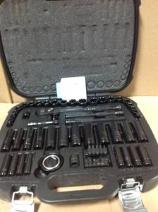 lot 65 image: Husky 38 in. Drive 100-Position Universal SAE and Metric Mechanics Tool Set (60-Piece)in good condition