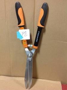 lot 78 image: 10 in. Power-Lever GripEase Hedge Shears by Fiskarsin good condition