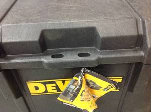lot 12 image: Dewalt ToughSystem DS450 22 in. 17 Gal. Mobile Tool Boxin good condition