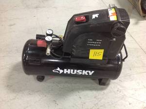 lot 115 image: Husky 8G 150 PSI Hotdog Air Compressor