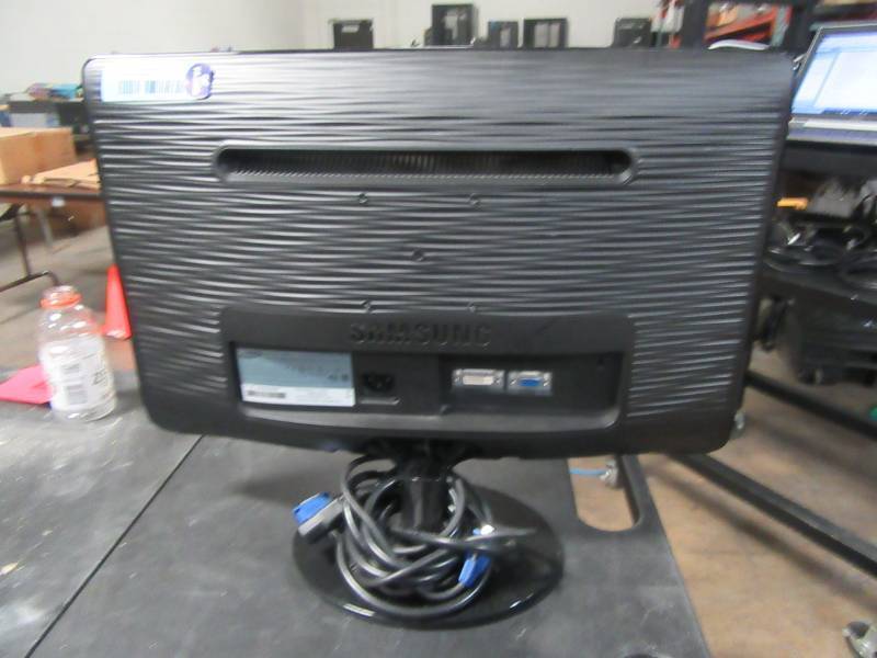 lot 73 image: Samsung LCD Monitor wcables