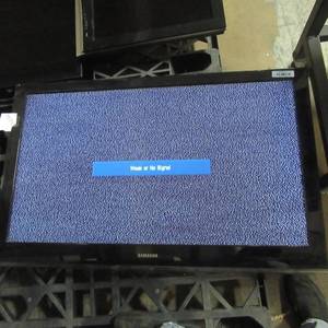 lot 12 image: Samsung 46in LCD TV Tested Working