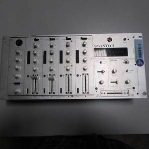 lot 83 image: Stantton RM-80 Professional Studio Mixer
