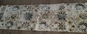 lot 39 image: Living Room Runner