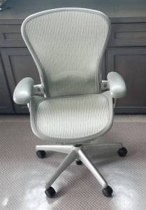 lot 13 image: Herman Miller Office Chair