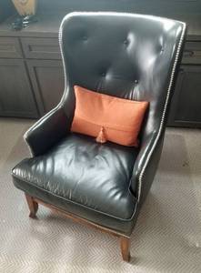 lot 5 image: Black Leather Tufted Arm Chair with Pewter Tack detail