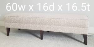 lot 9 image: Weiman Oatmeal Upholstered Bench