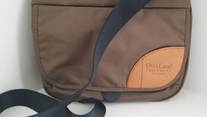lot 44 image: Overland Equipment Crossbody Messenger Bag