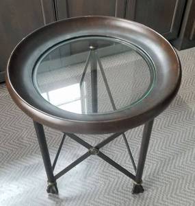 lot 18 image: Drum Glass Top Side Table