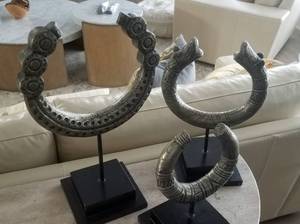 lot 28 image: Lot of Decorative Metal Horns
