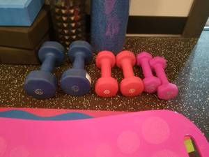 lot 25 image: Lot of Workout Equipment