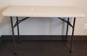 lot 79 image: Set of 4 Cosco Folding Tables 20 x 48