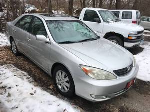 lot 19 image: 2003 Toyota Camry XLE