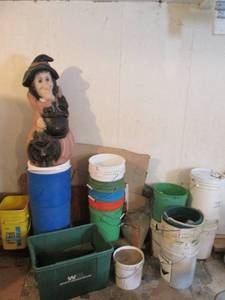 Lot of buckets, sand rugs and a Hal...