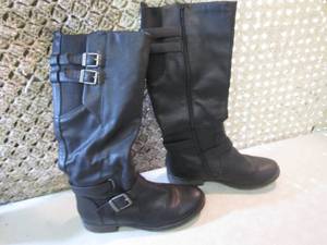 Pair of Ladies Beat Trap Tall Boots...