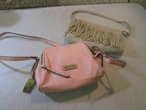 2 Purses  F-0...