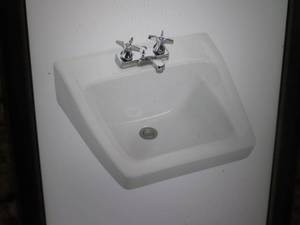 Kohler Chesapeake Wall-Mount Vitreo...