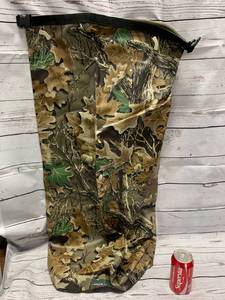 lot 4 image: Large Camo Waterproof Dry Bag