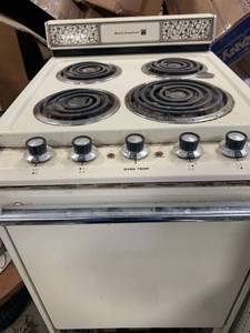 lot 81 image: Vintage Kelvinator Oven  Stove