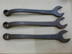 lot 16 image: Vintage Ford Wrenches