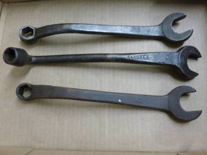 lot 17 image: Vintage Ford Wrenches