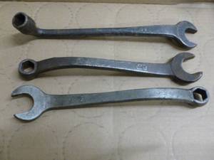 lot 19 image: Vintage Ford Wrenches