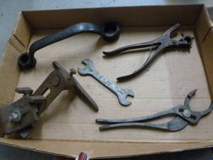 lot 77 image: Vintage Tools