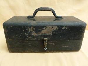 lot 99 image: Vintage Tackle Box