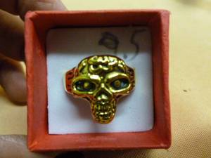 lot 111 image: Mens Ring