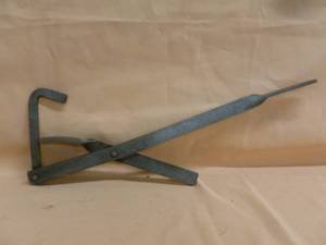 lot 132 image: Vintage Tool