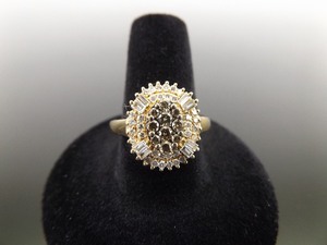 lot 52 image: 14k Yellow Gold Diamond Cluster Ring Size 9