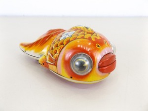 lot 1 image: RARE 1950s Yoshiya K.O. Tin Fish Toy