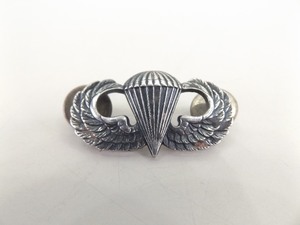 lot 10 image: WWII Sterling Silver Paratrooper Wings Pin with RARE Sterling Backs