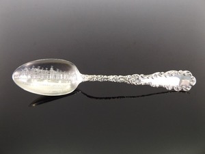 lot 79 image: Antique&nbsp1893 Worlds Fair .925 Sterling Mining Bldg. Chicago Souvenir Spoon 