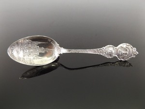 lot 80 image: Antique .925 Sterling Silver New Orleans St. Louis Cathedral Souvenir Spoon 