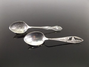 lot 83 image: 2 Antique .925 Sterling Silver Washington D.C. and Saratoga Springs Souvenir Spoons 