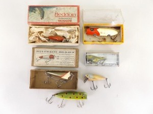 lot 23 image: Lot of Antique Heddon, South Bend, etc. Fishing Lures