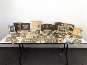 lot 34 image: Large Lot of Antique Photos